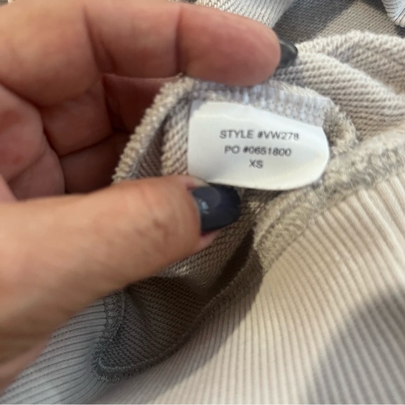 Vuori Women's Sedona Weekender Milkweed Crewneck Oversized Pullover SZ XS - Picture 11 of 11